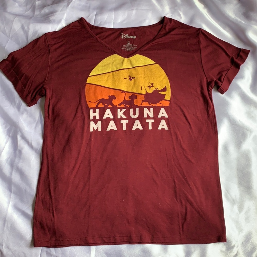 Disney Lion King Hakuna Matata shirt | Size M